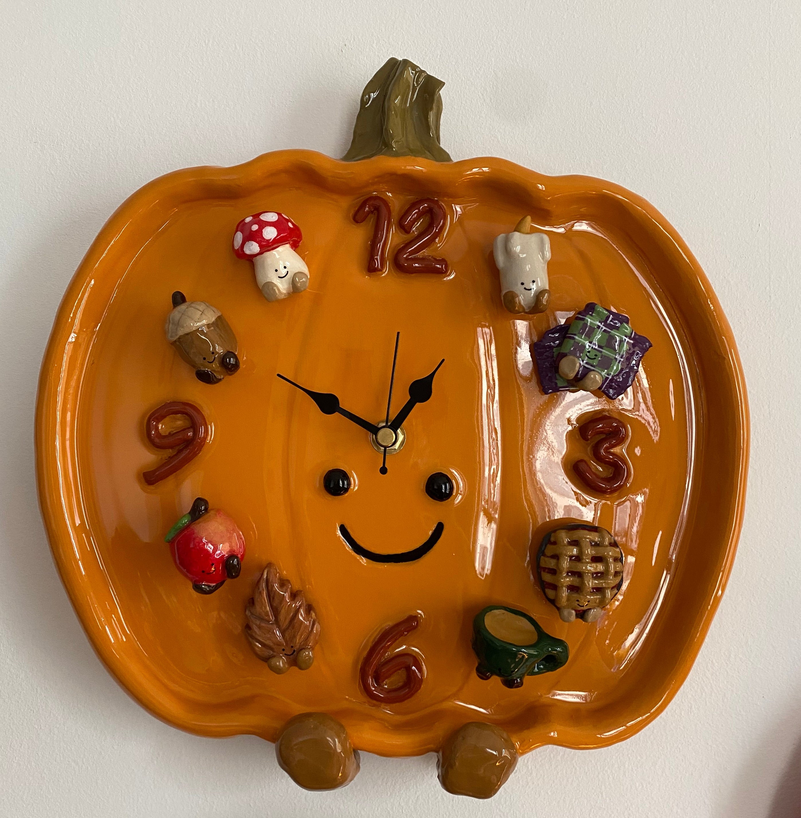 Mr Pumpkin Magnetic Clock