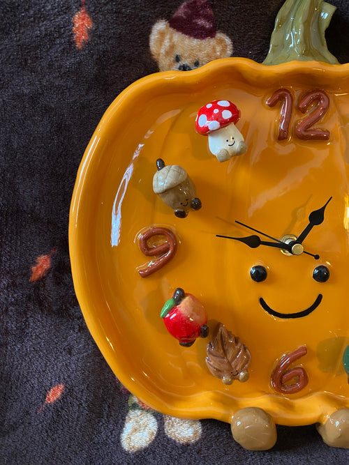 Mr Pumpkin Magnetic Clock