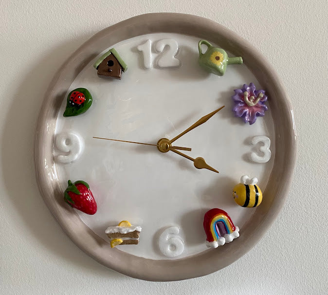 Magnetic Seasonal/Holiday Clock
