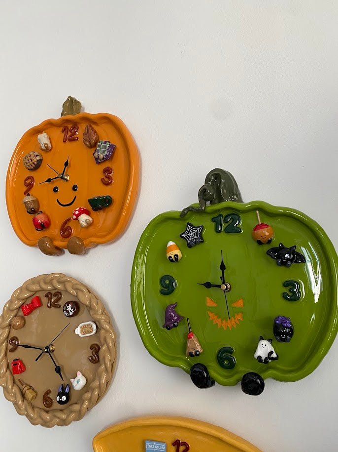 Spooky Mr Pumpkin Magnetic Clock