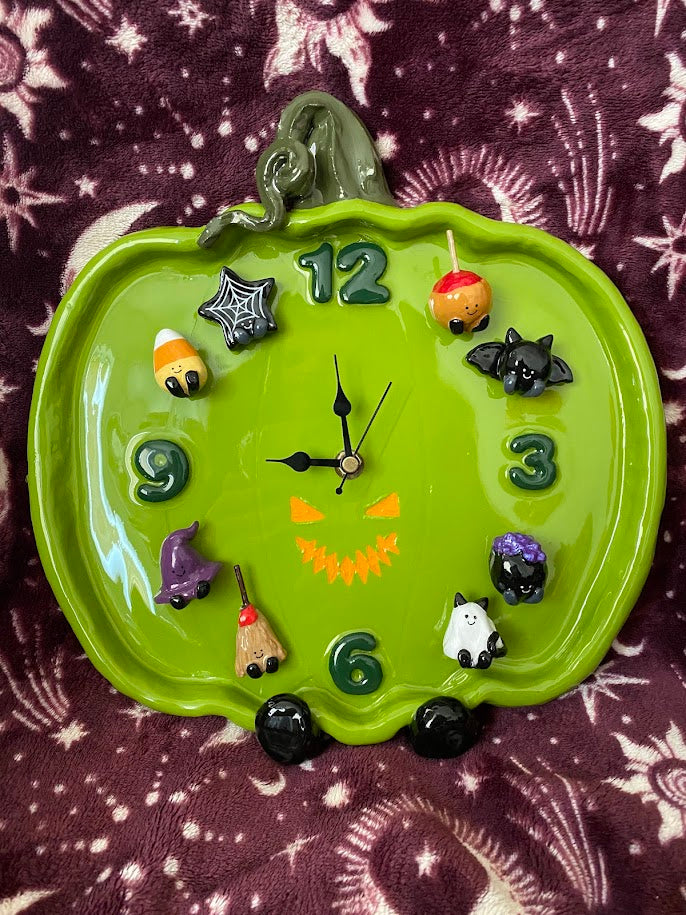 Spooky Mr Pumpkin Magnetic Clock
