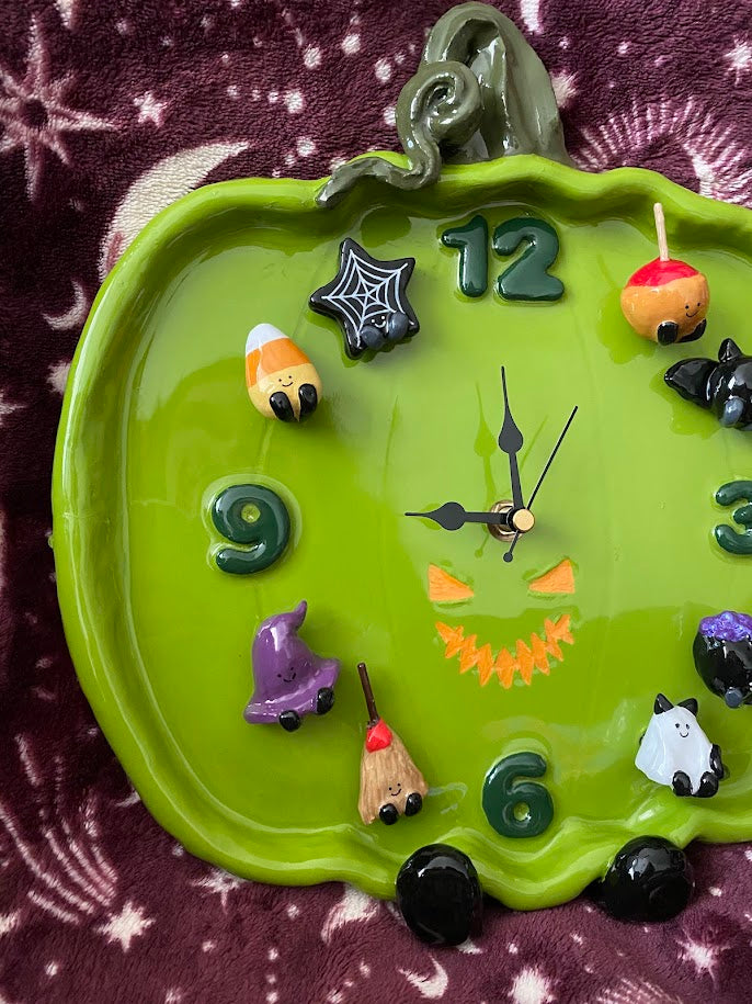 Spooky Mr Pumpkin Magnetic Clock