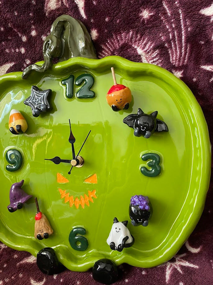 Spooky Mr Pumpkin Magnetic Clock